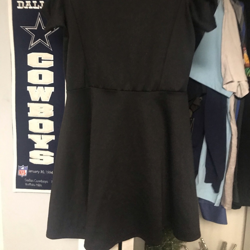 COPY - Black cold shoulder dress - Picture 2 of 7